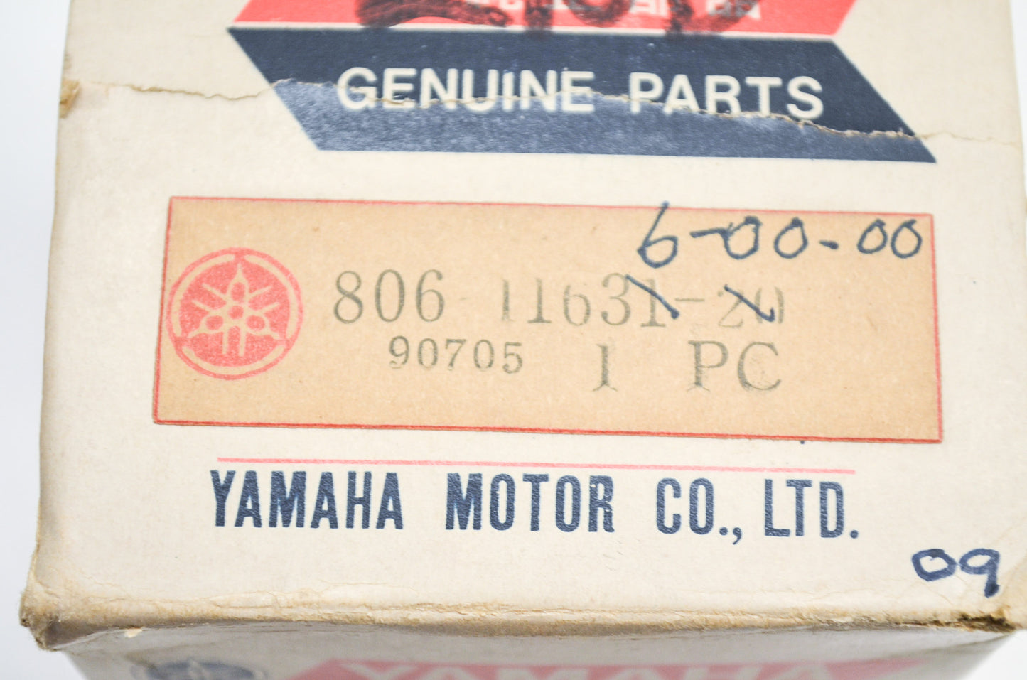 OEM Yamaha 806-11636-00-00 Piston 2 O/S 0.50 NOS