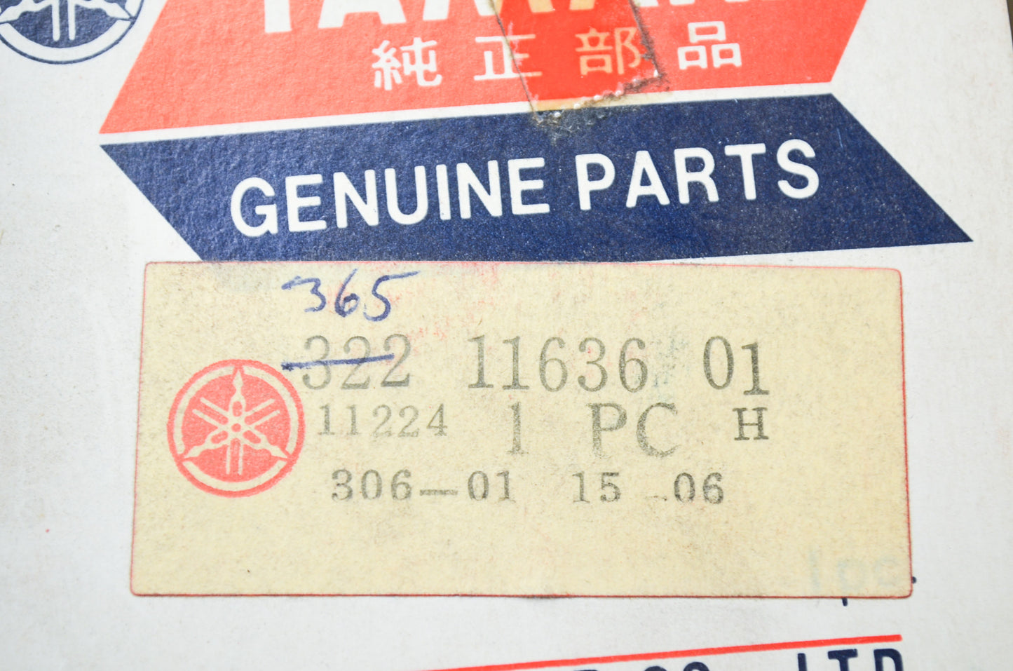 OEM Yamaha 322-11636-01-00 Piston NOS