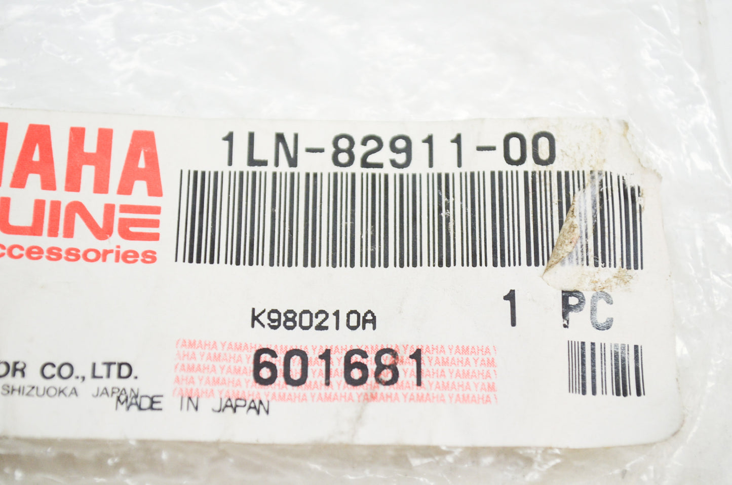New OEM Yamaha 1LN-82911-00-00 Lever Holder 1 NOS