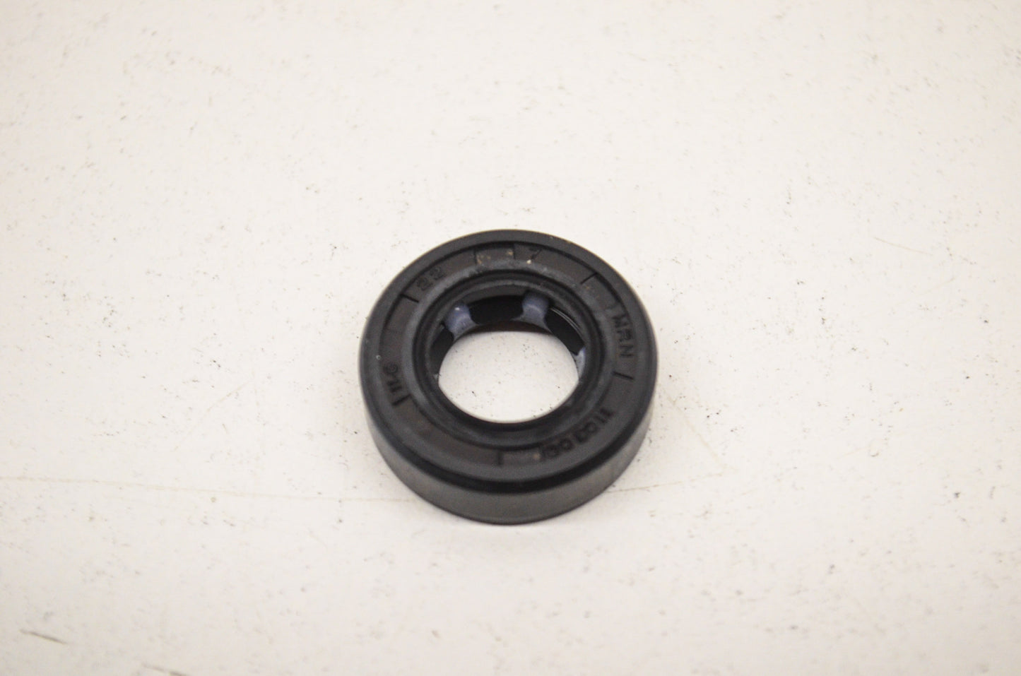 OEM Honda 91208-KWW-C01 Oil Seal 11.6X22X7 NOS