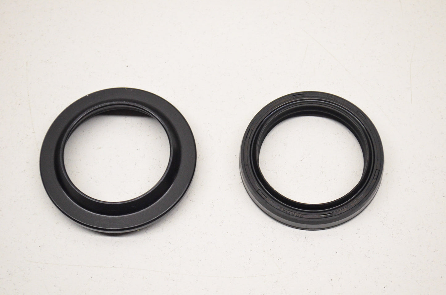 OEM Honda 51490-MR1-671 Front Fork Seal Set NOS