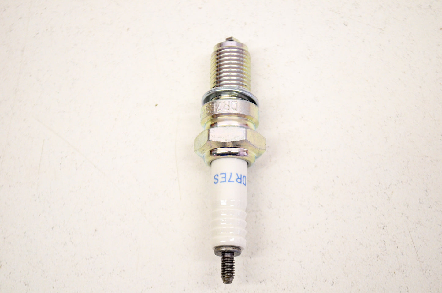 OEM Honda 98069-57719, DR7ES NGK Spark Plug NOS
