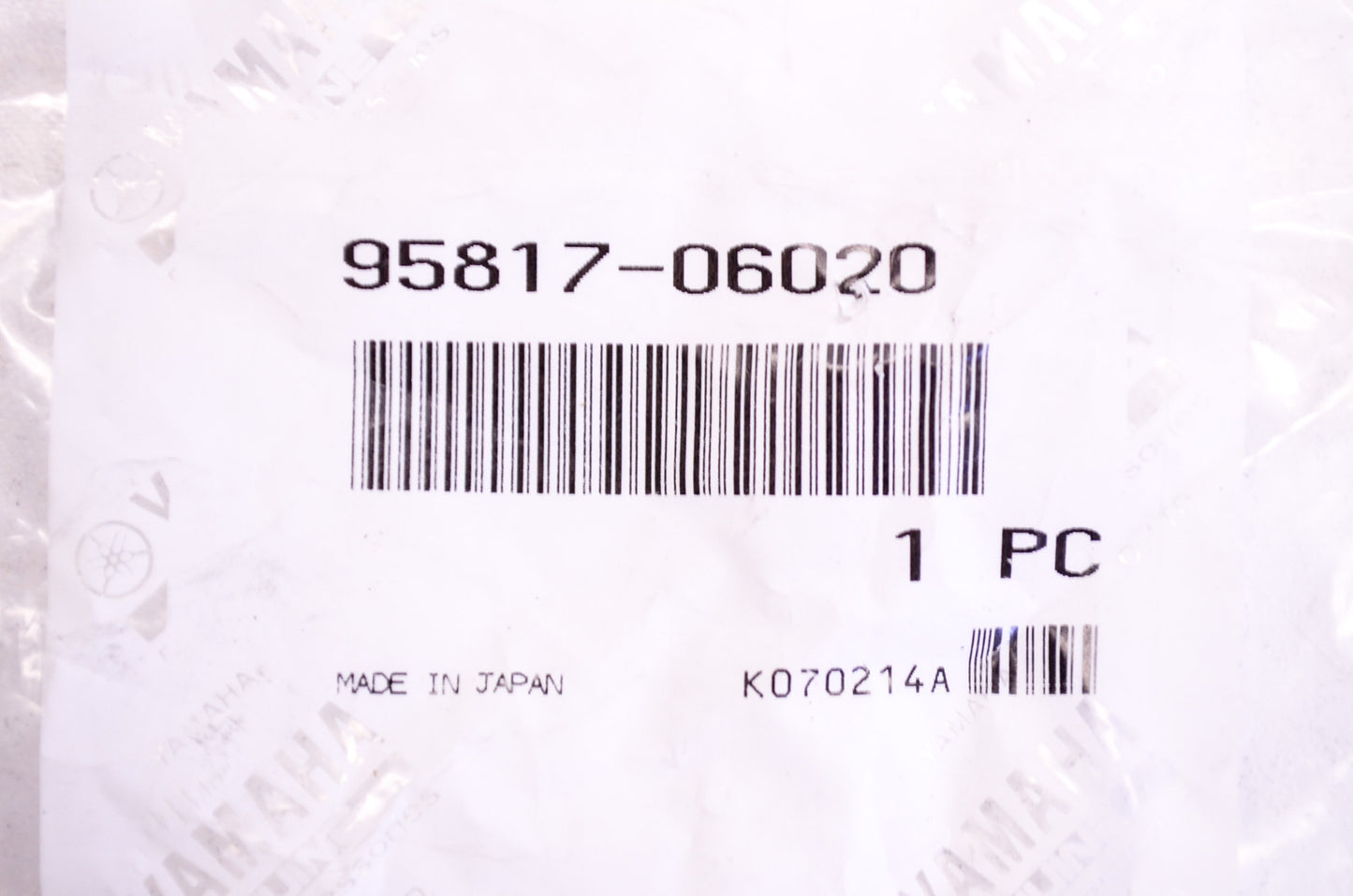 New OEM Yamaha 95817-06020-00 Flange Bolt NOS
