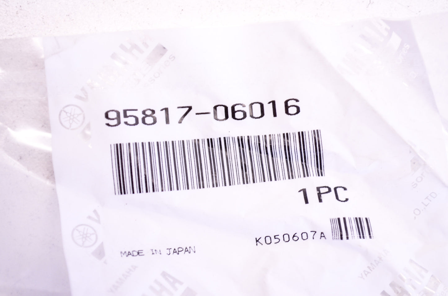 OEM Yamaha 95817-06016-00 Flange Bolt Qty 2 NOS