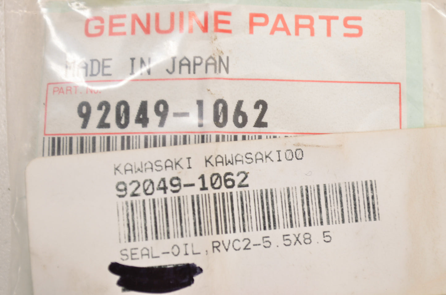 New OEM Kawasaki 92049-1062 Oil Seal RVC2-5.5x8.5 QTY 2 NOS