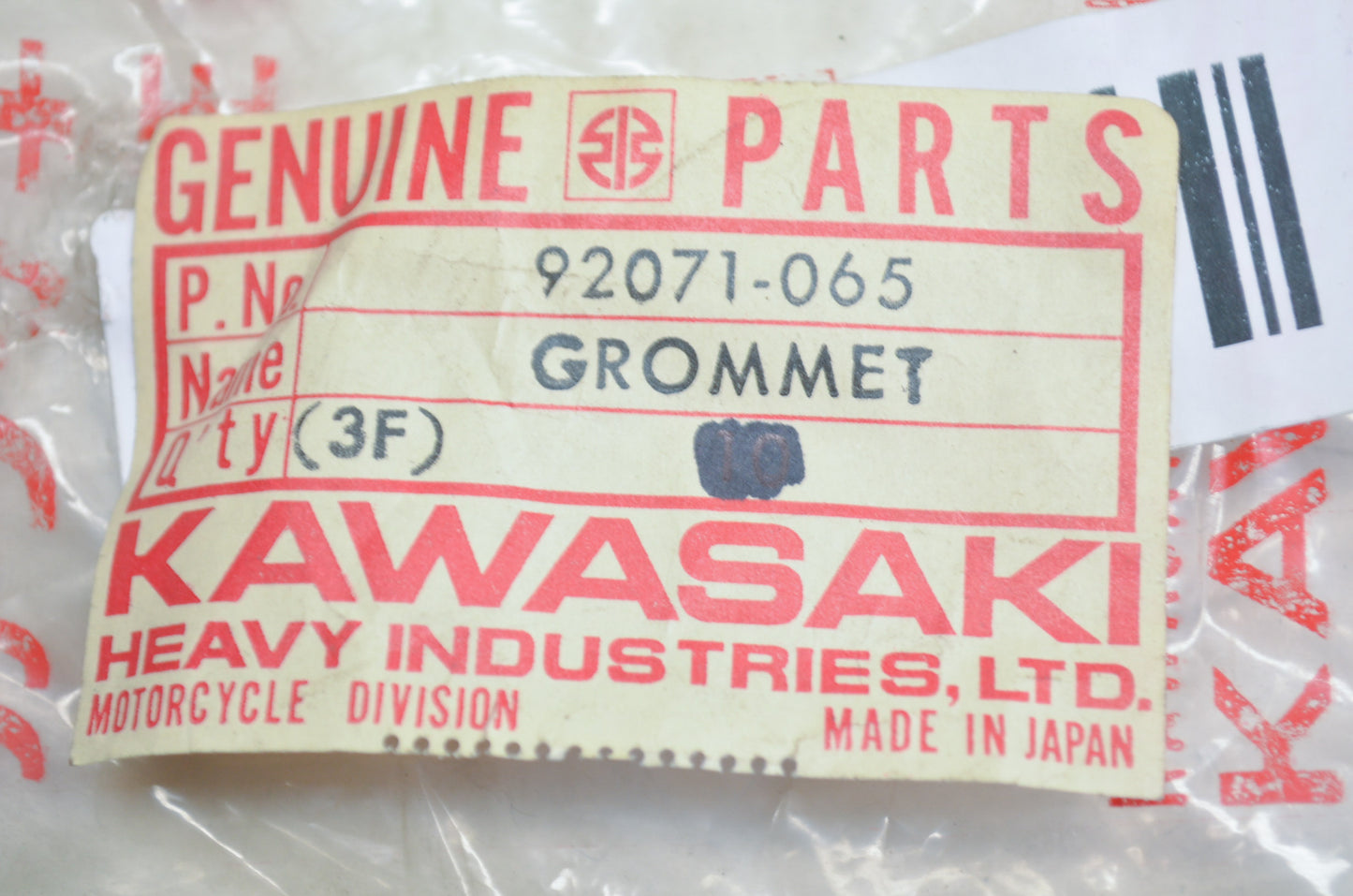 OEM Kawasaki 92071-065 Right Hand Side Cover Grommet NOS