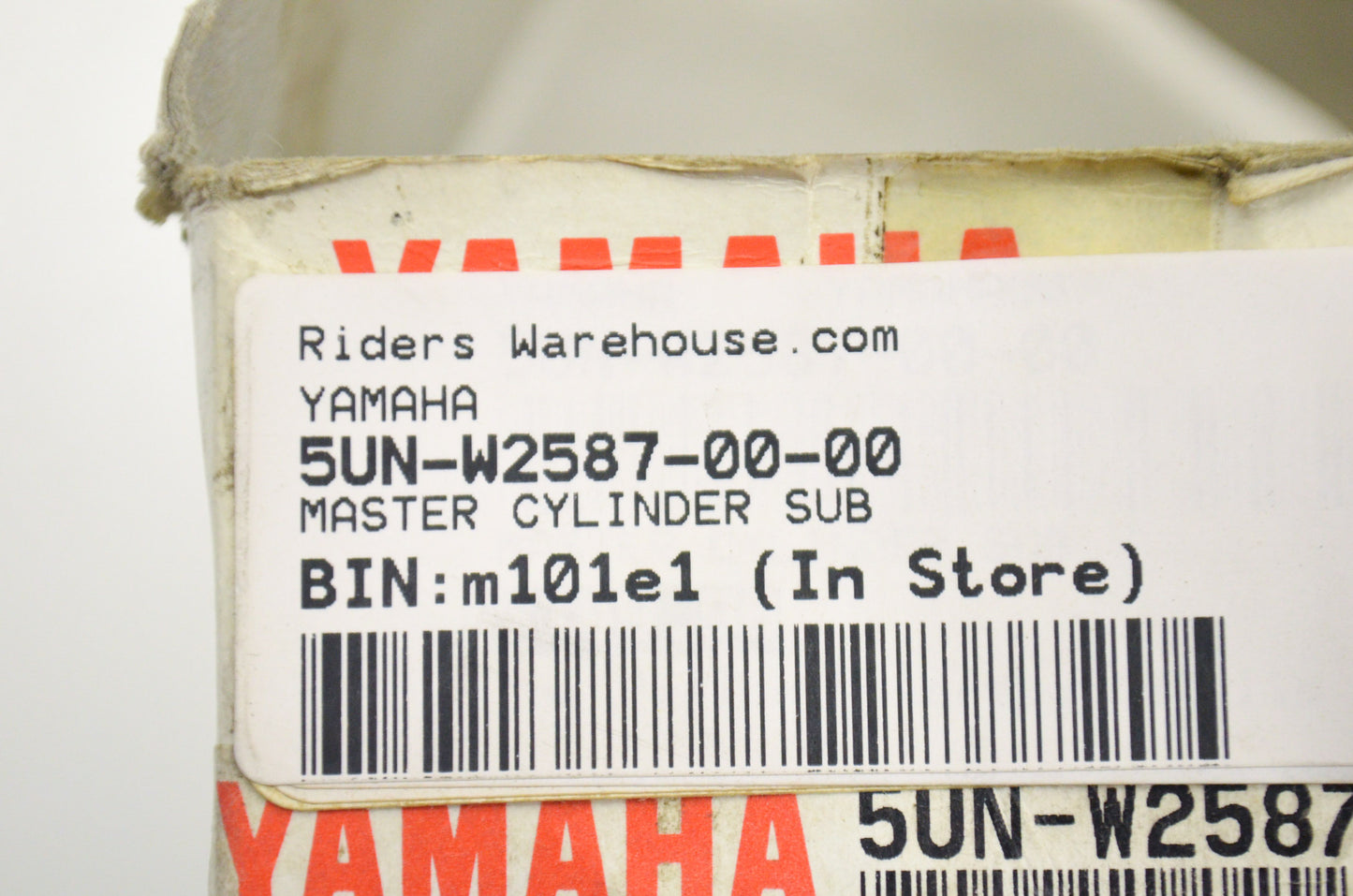 OEM Yamaha 5UN-W2587-00-00 Master Cylinder Sub Assembly NOS