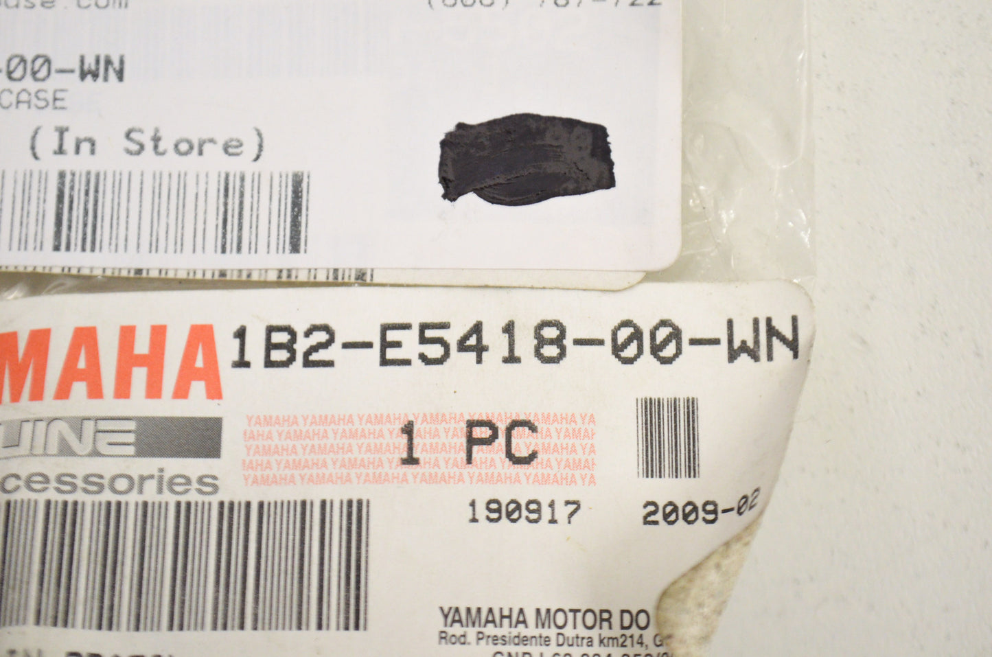 OEM Yamaha 1B2-E5418-00-WN Chain Case Cover NOS