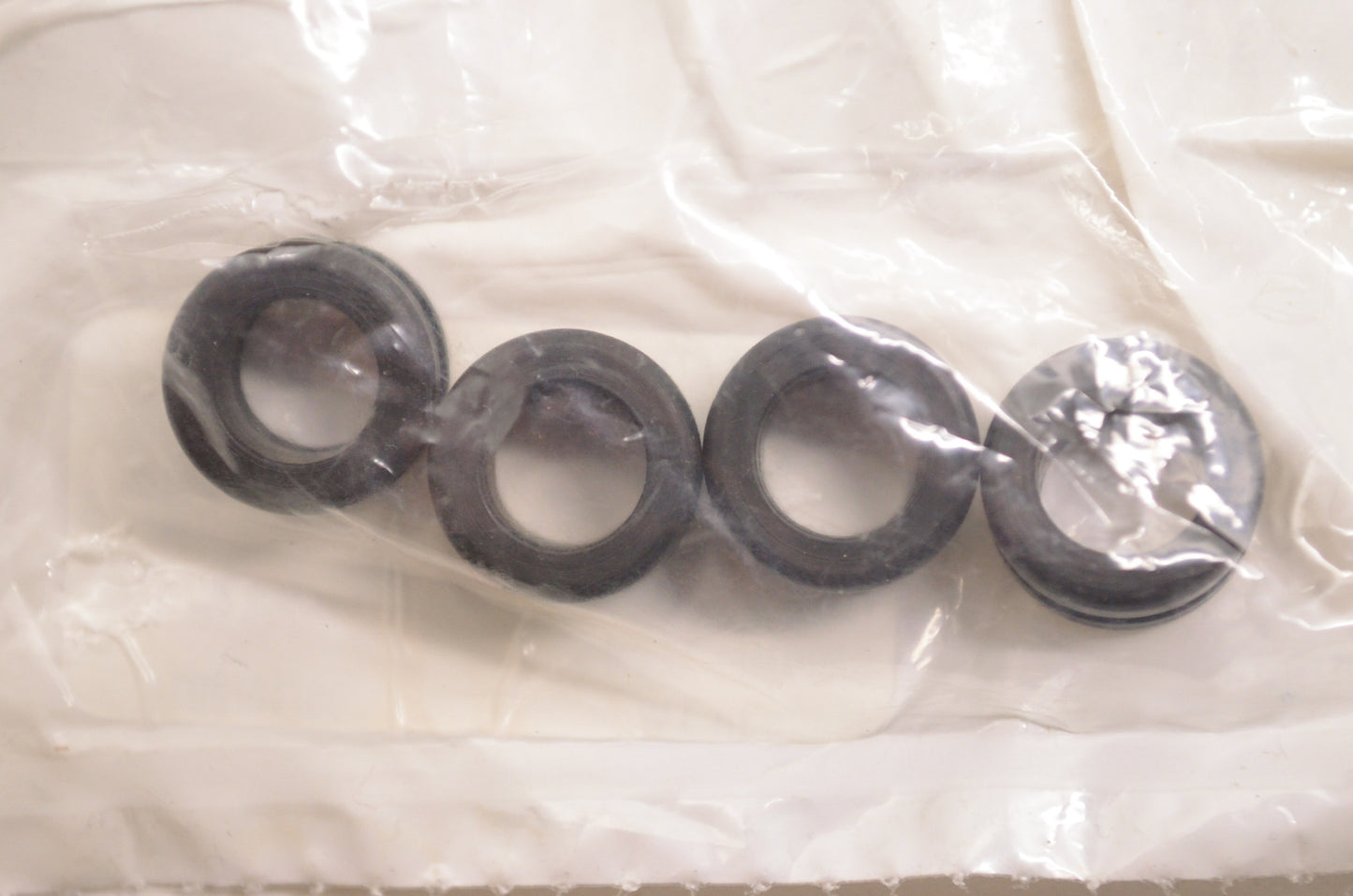 OEM Arctic Cat 0423-086 Grommet Qty 4 NOS