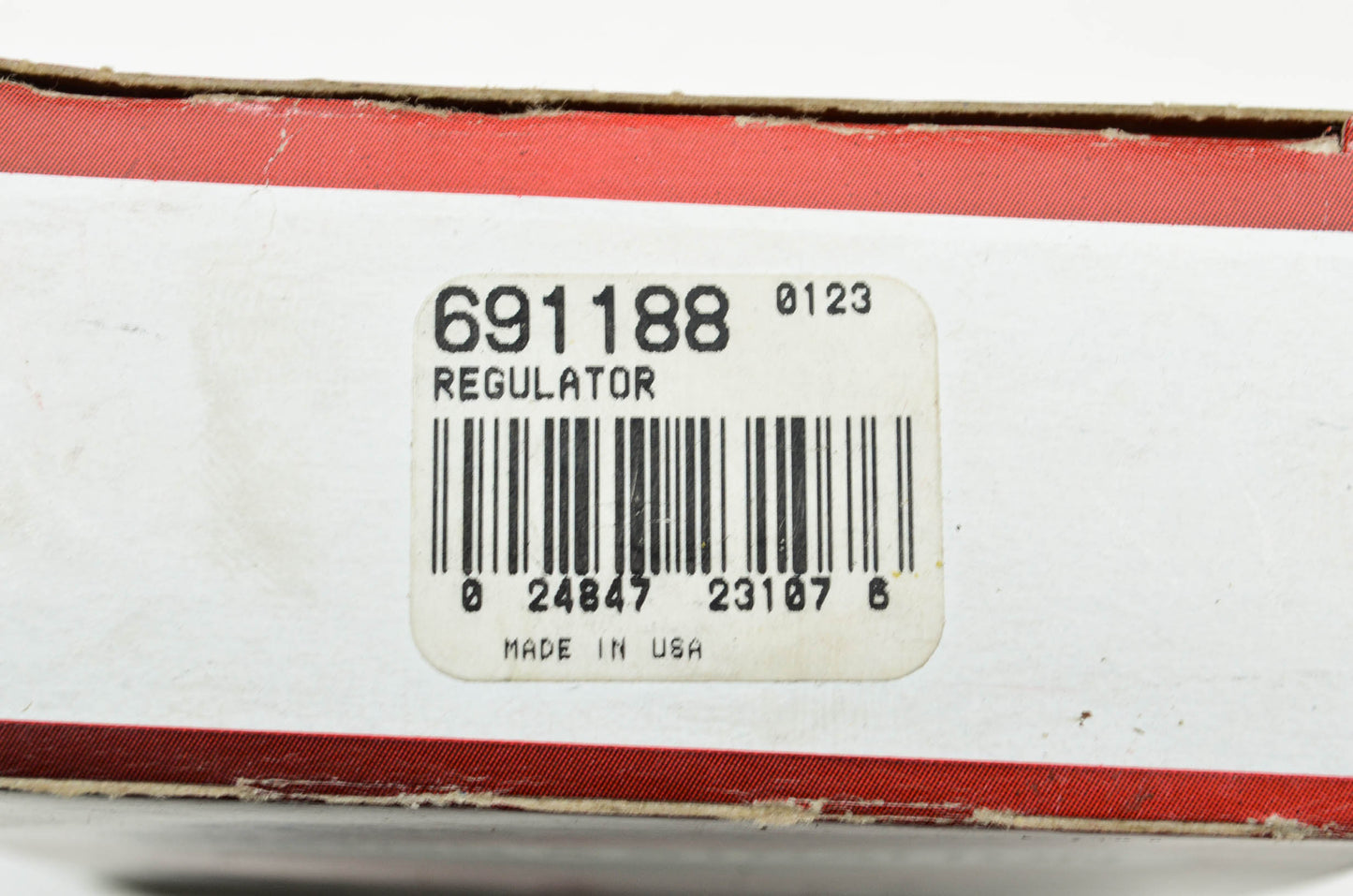 New OEM Briggs & Stratton Voltage Regulator NOS