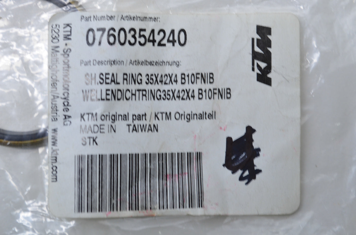 OEM KTM 0760354240 Shaft Seal Ring 35X42X4 B10FNIB NOS