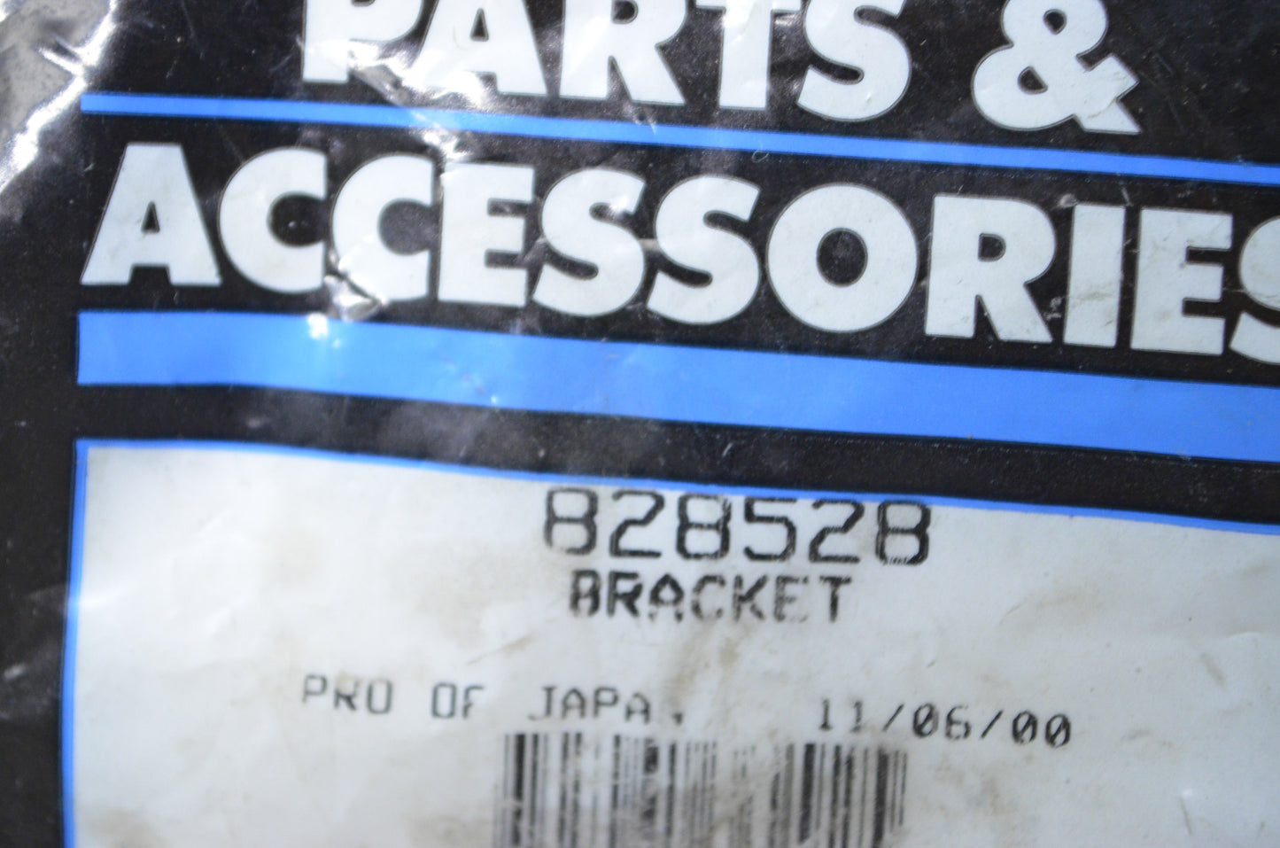 OEM Mercury 828528 Cylinder Head Bracket NOS