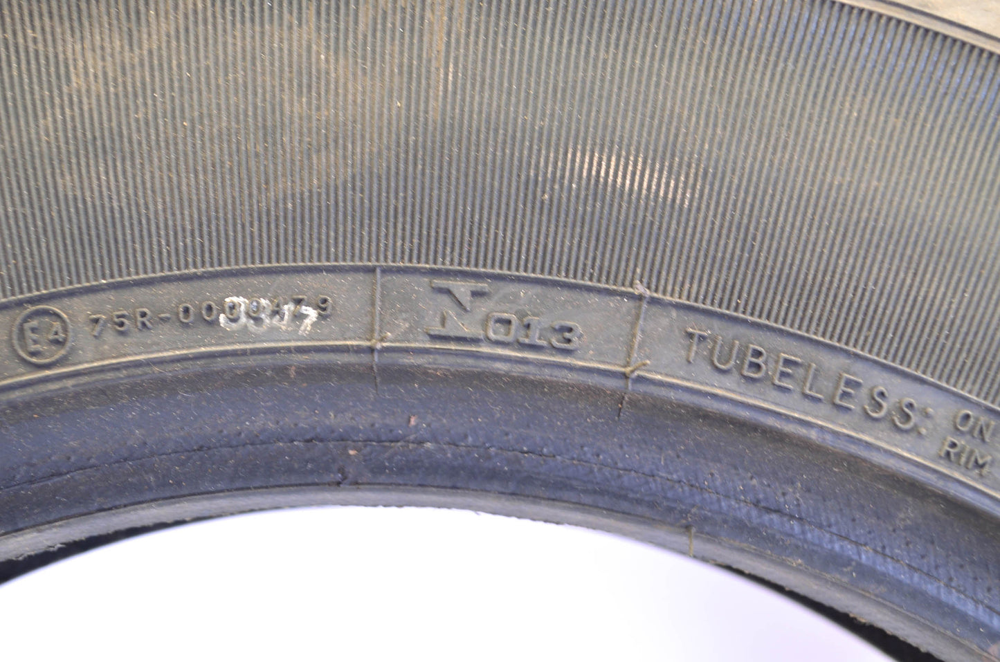 Dunlop 301791, D326.633, B351570 Harley Davidson D402 Rear Tire MT90B16 NOS