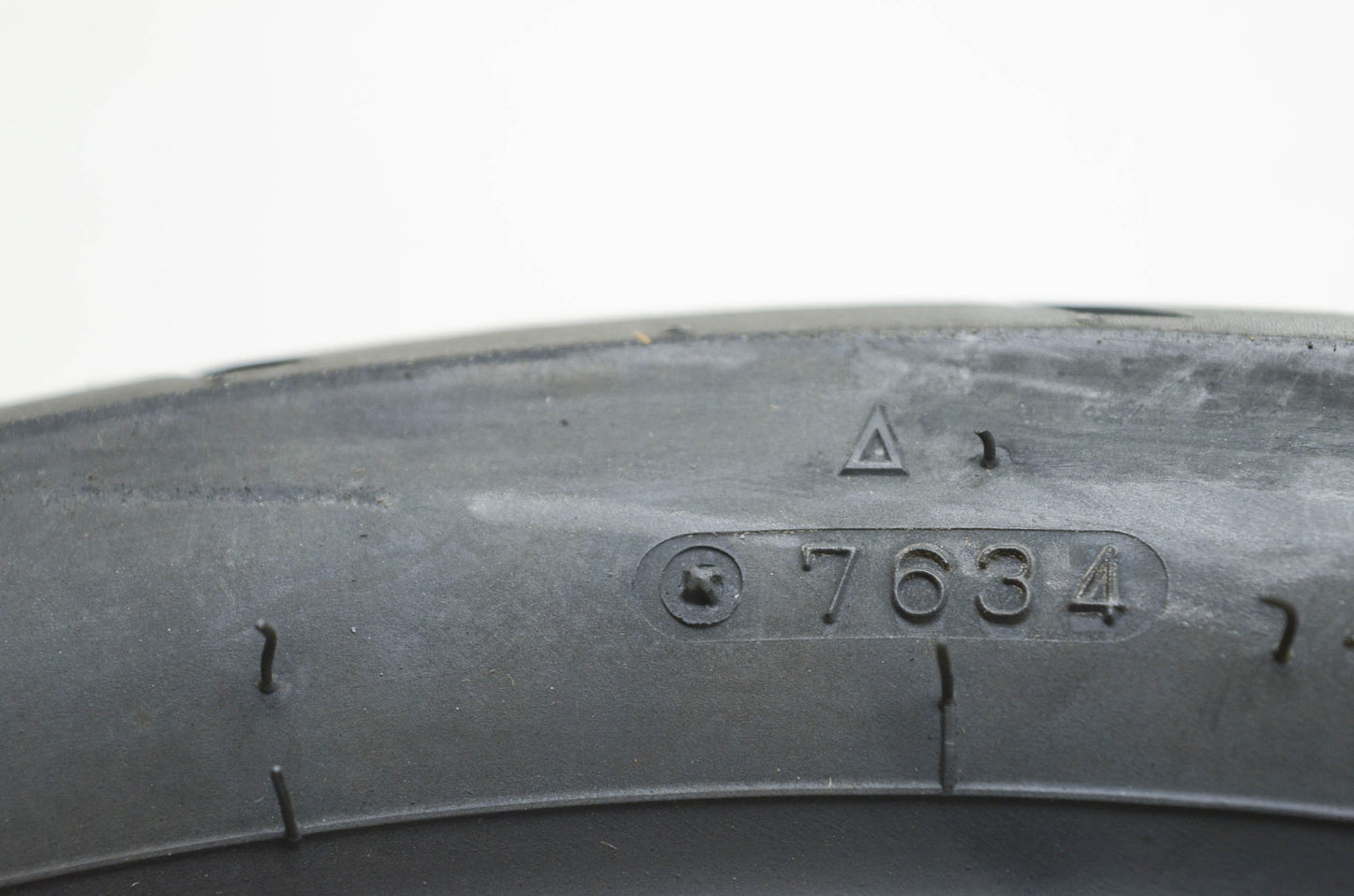 New Dunlop K555F 120/80-17M M/C 61H Front Tire NOS