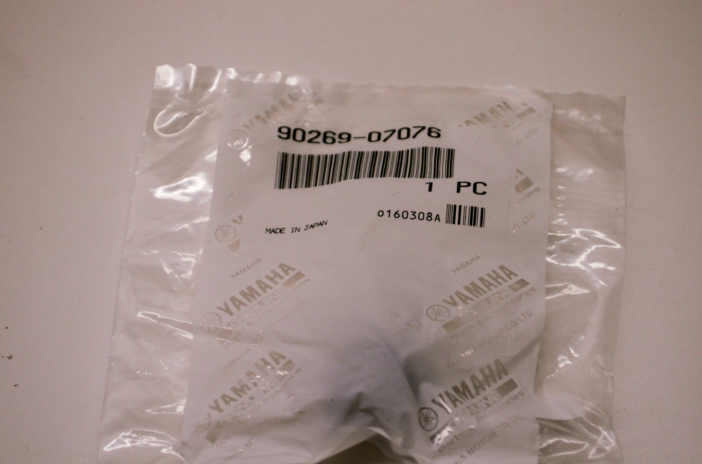 New OEM Yamaha 90269-07076-00 Special Shape Rivet NOS