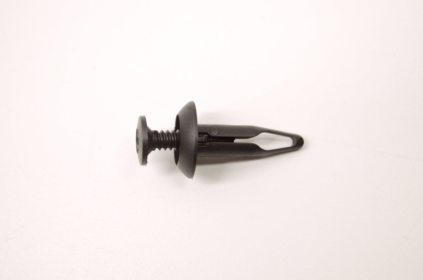 OEM Yamaha 90267-07810-00 Rivet NOS