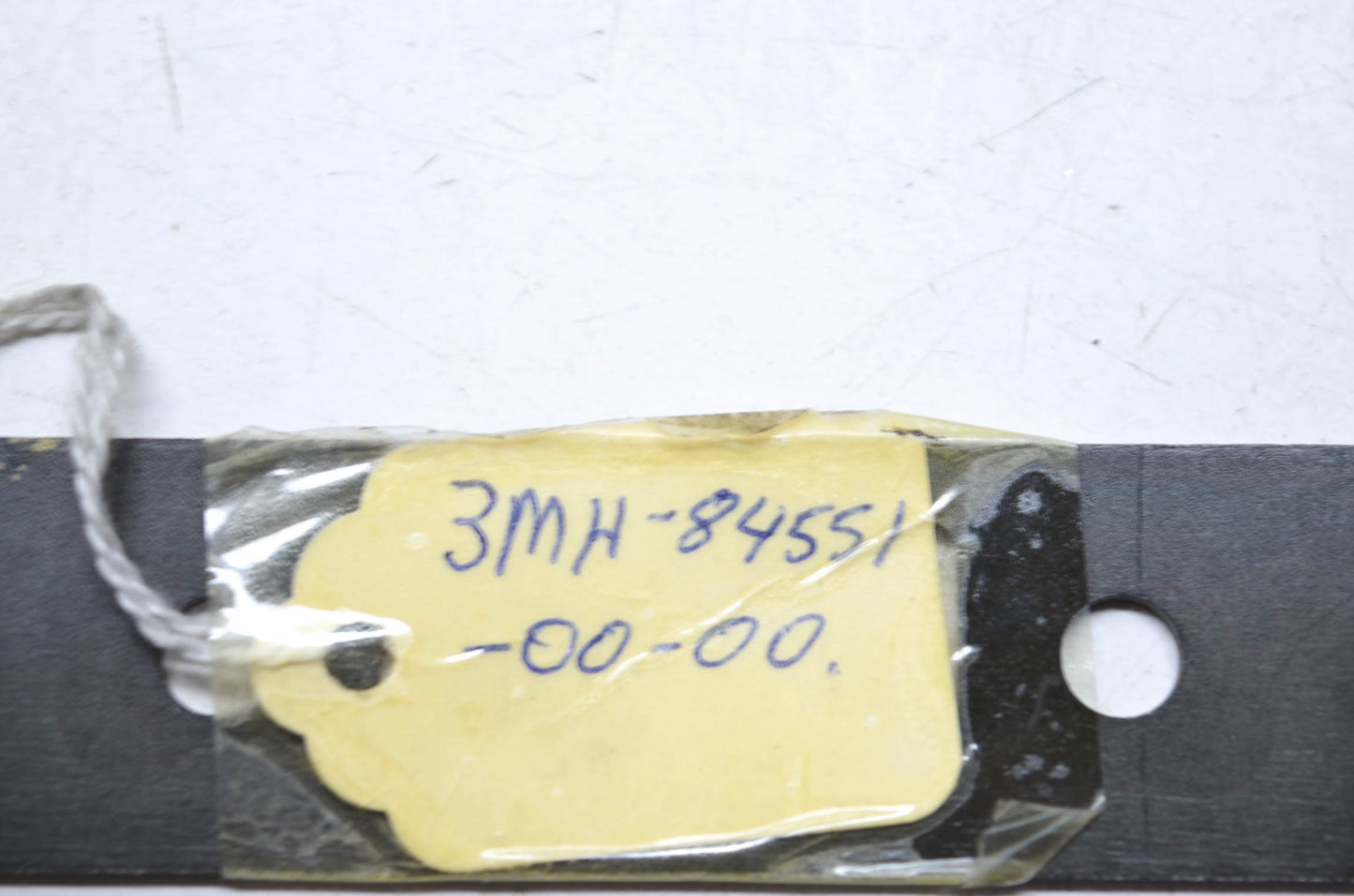 OEM Yamaha 3MH-84551-00-00, 3MH-84551-00 Mounting Bracket NOS