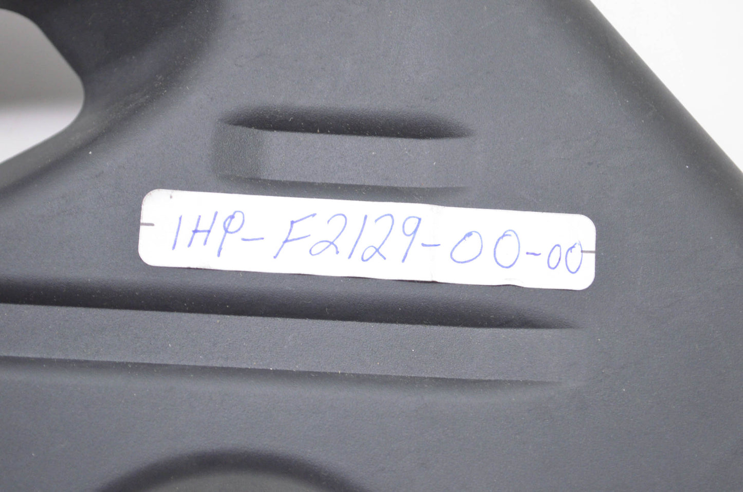 OEM Yamaha 1HP-F2129-00-00 Thrust Cover 2 NOS