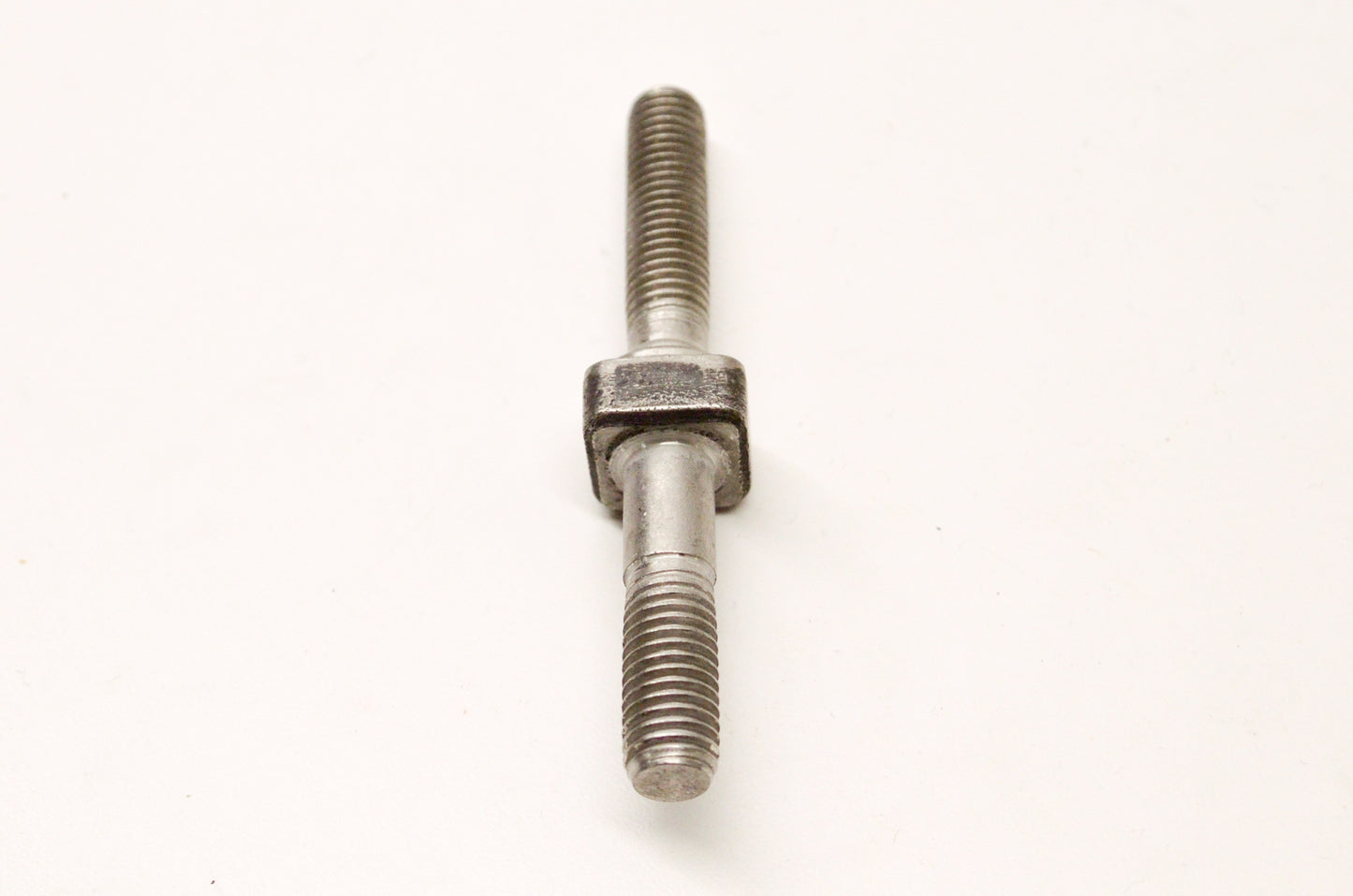 Aftermarket 271000693, P271000693 Stud NOS