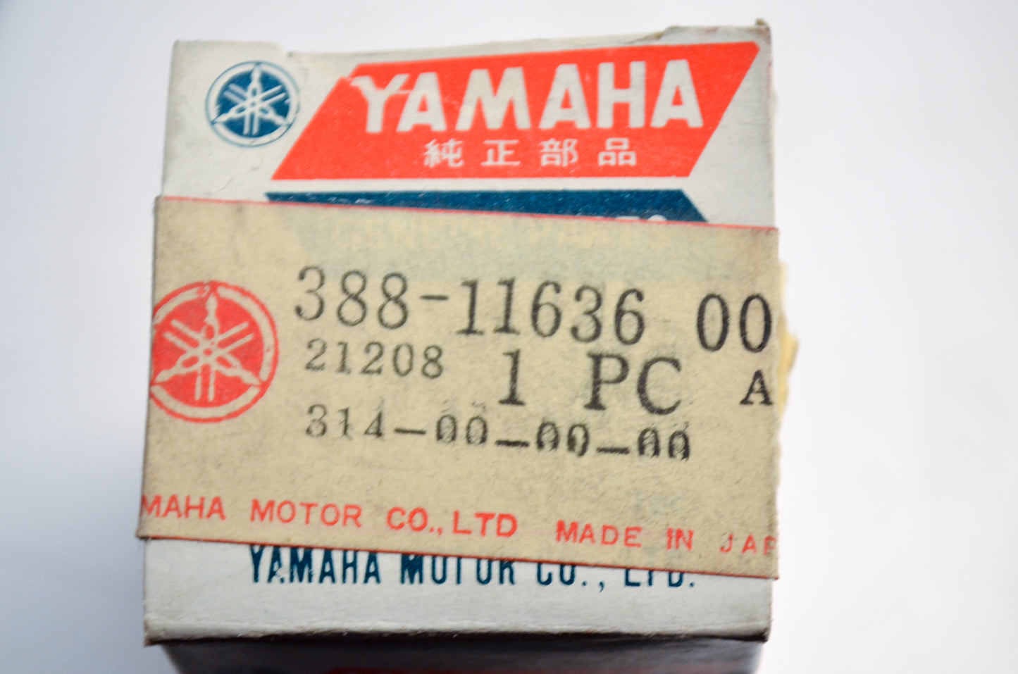 OEM Yamaha 388-11636-00-00 Piston 2 O/S 0.50 NOS