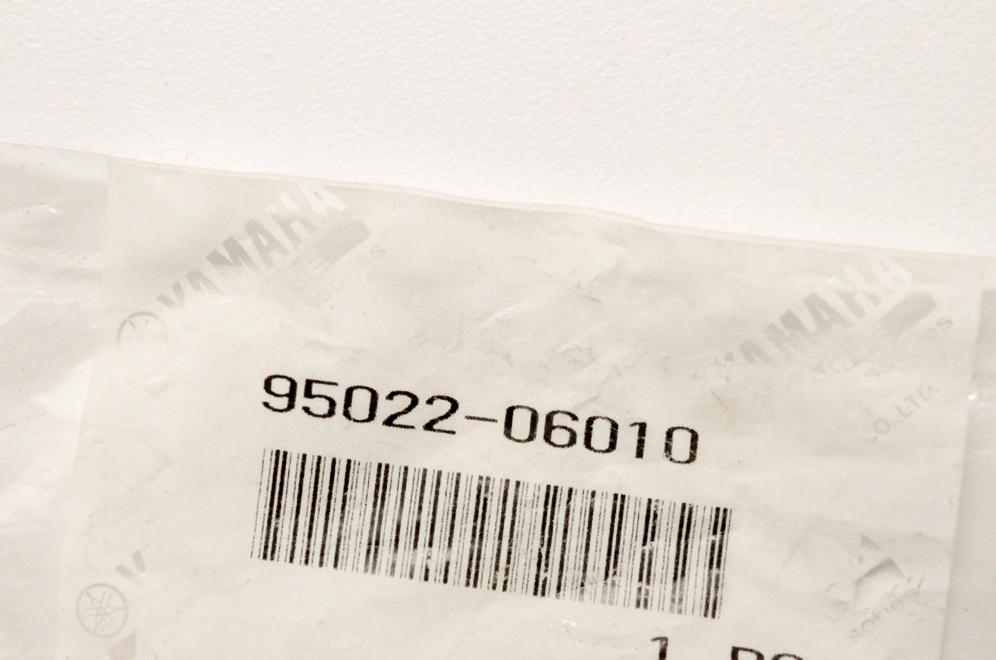 OEM Yamaha 95022-06010-00 Flange Bolt NOS