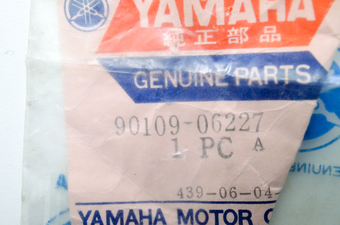 OEM Yamaha 90109-06227-00 Bolt NOS