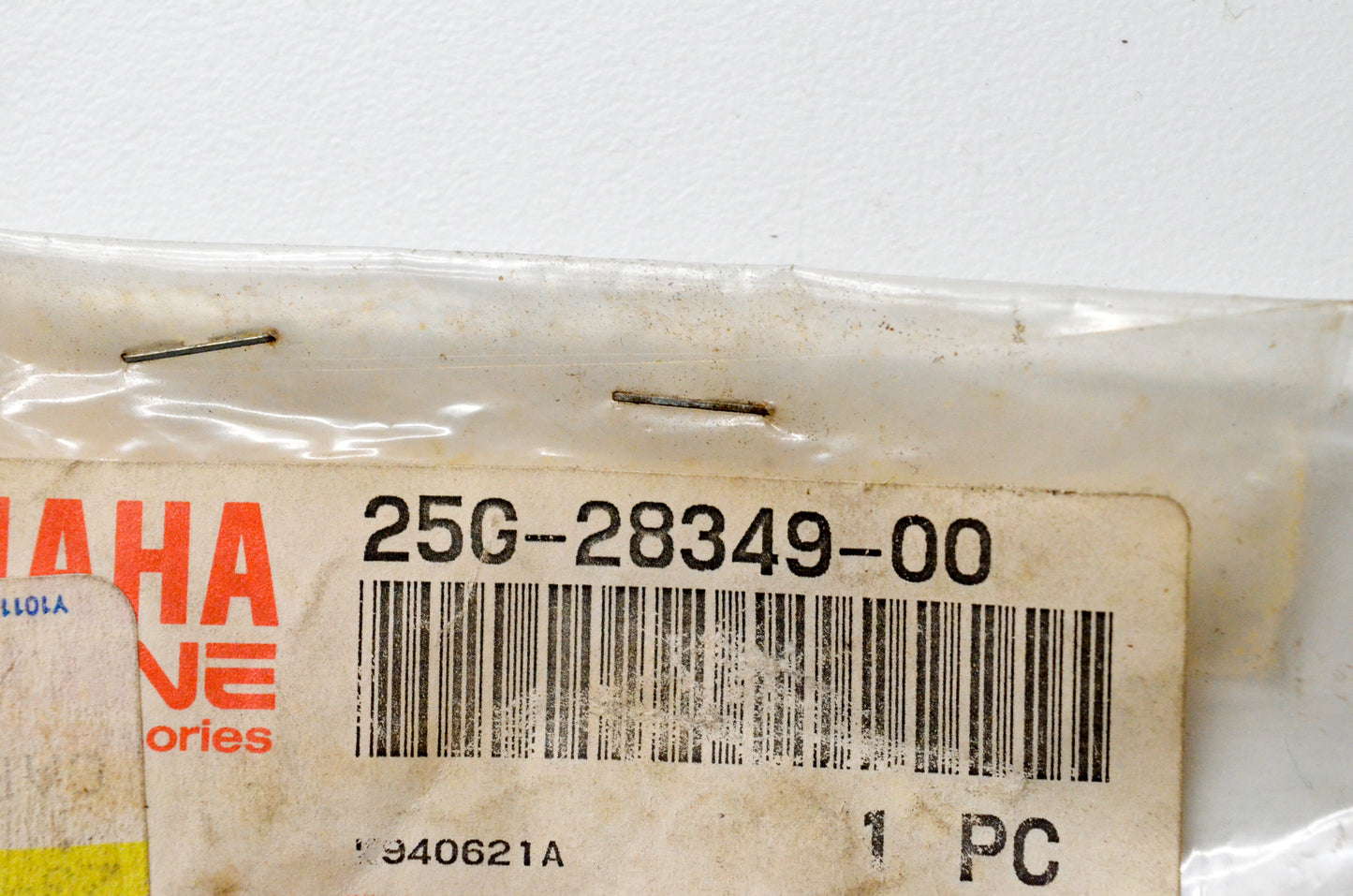OEM Yamaha 25G-28349-00-00 Cap NOS