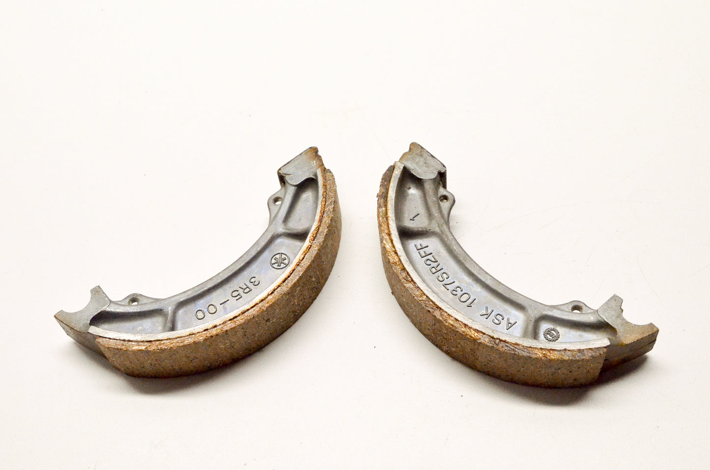 OEM Yamaha 3R5-W2535-00-00 Brake Shoe Kit NOS