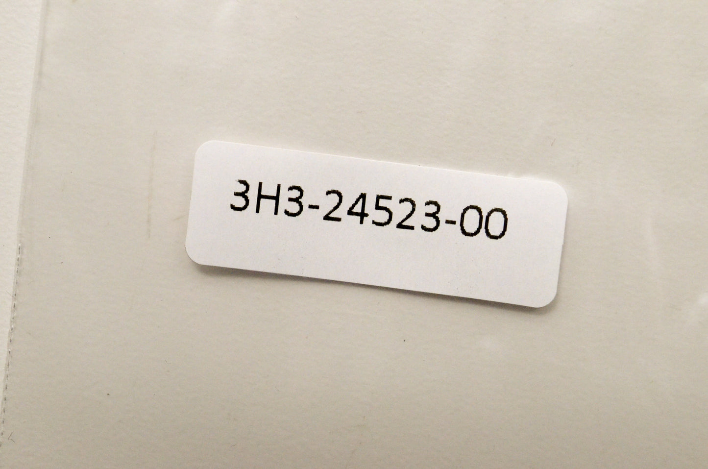 OEM Yamaha 3H3-24523-00-00 Valve NOS