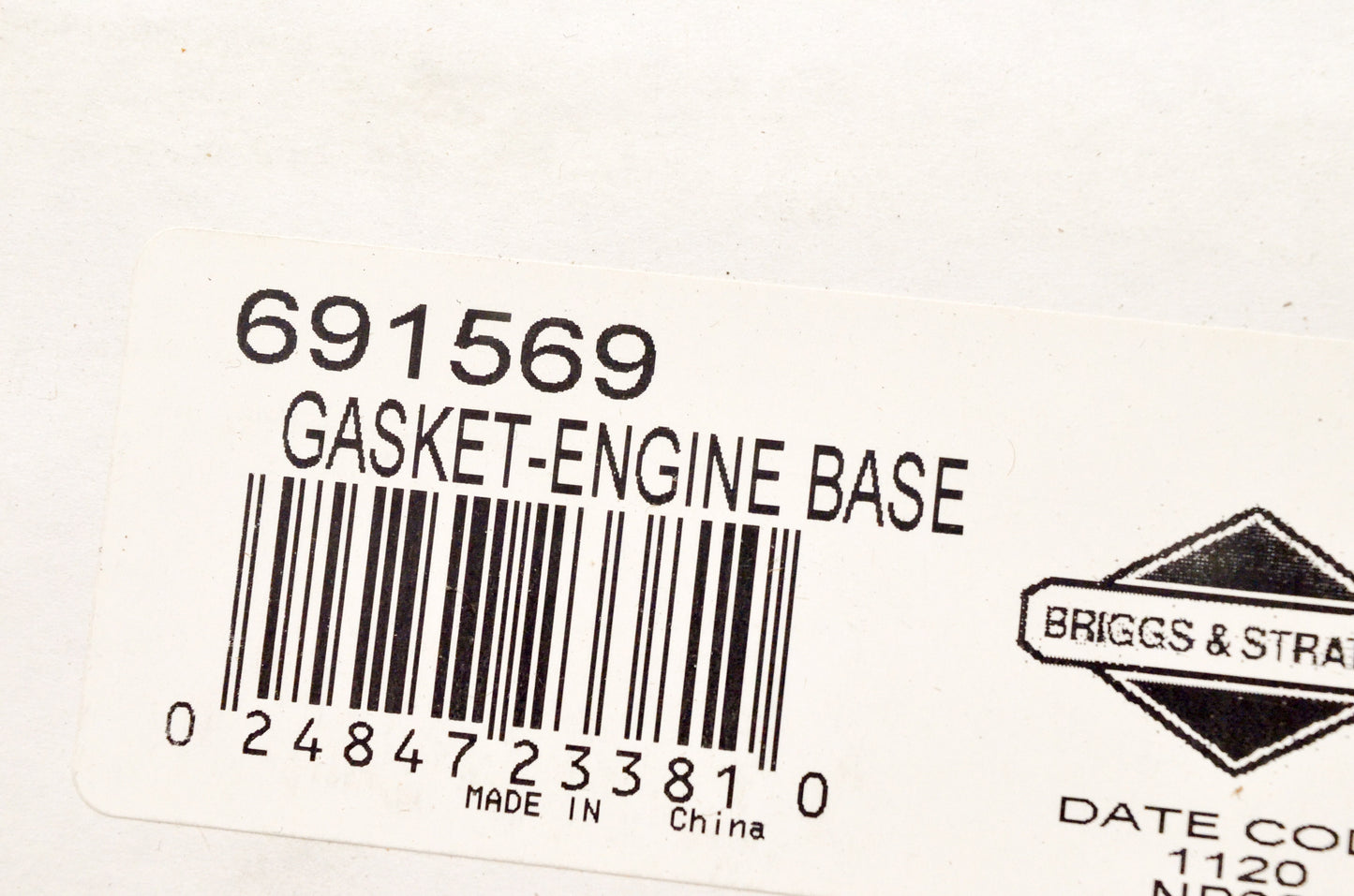 OEM Briggs & Stratton 691569 Engine Base Gasket NOS
