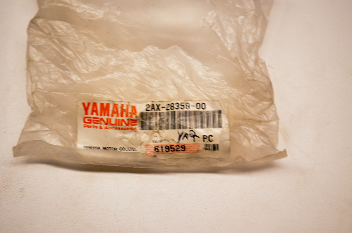 OEM Yamaha 2AX-28358-00 Fairing Stay Bracket NOS