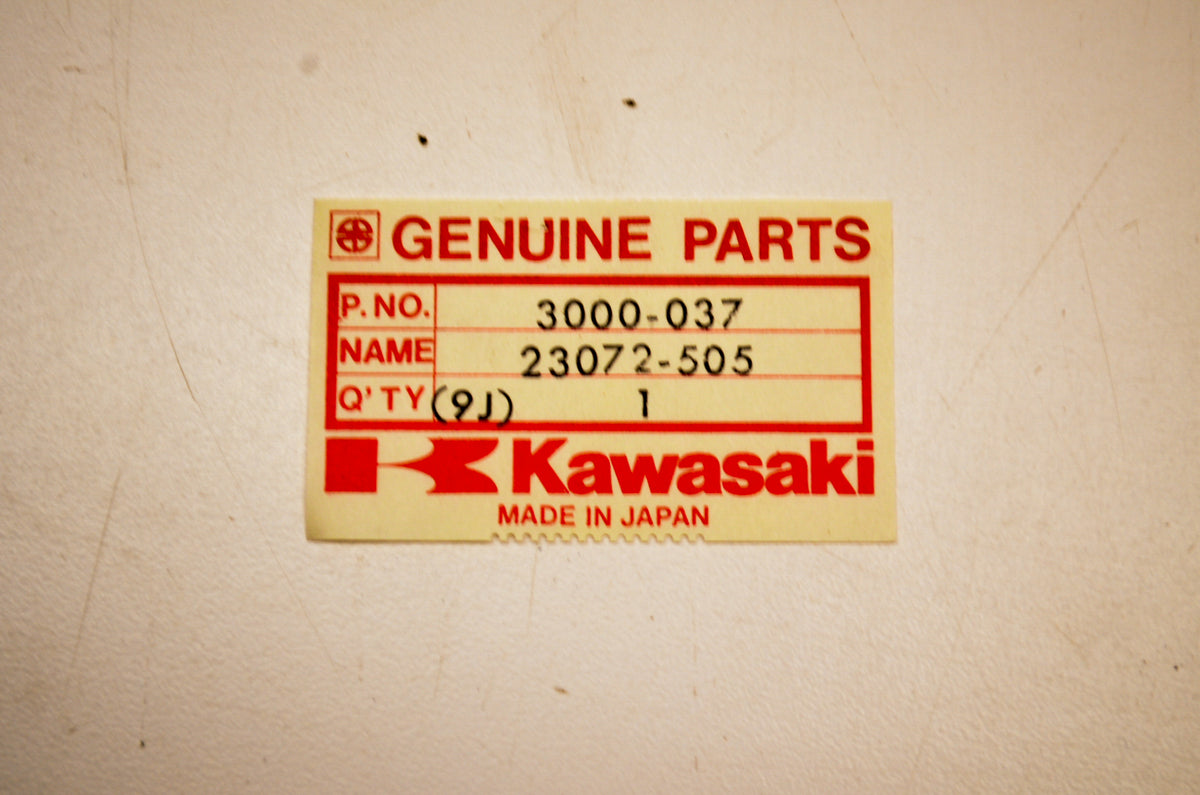 OEM Kawasaki 3000-037 Retainer NOS