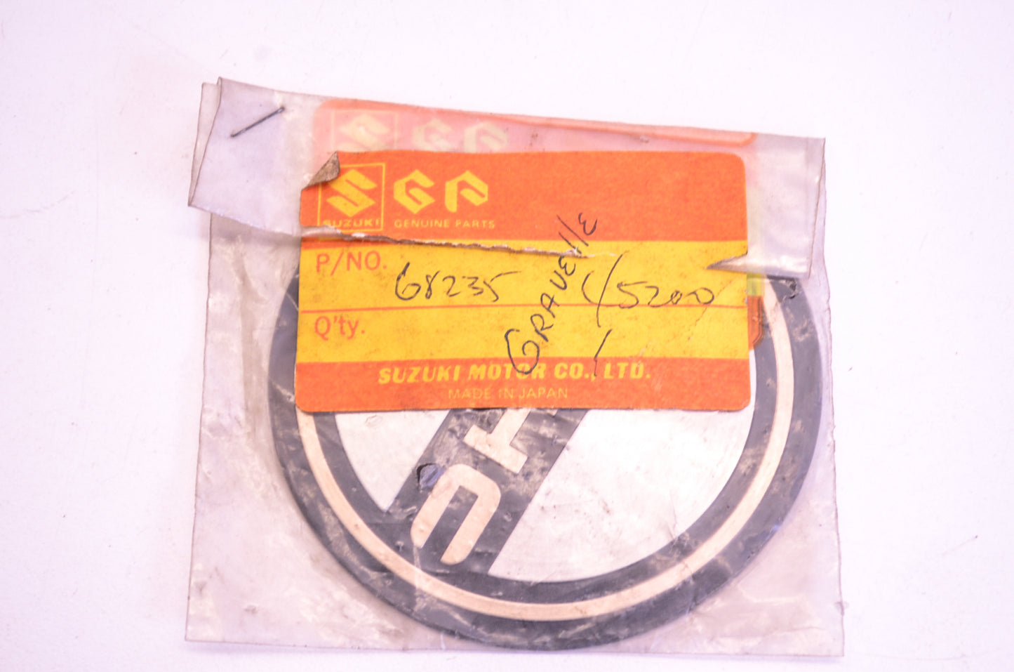 New OEM Suzuki 68235-45200 Emblem NOS
