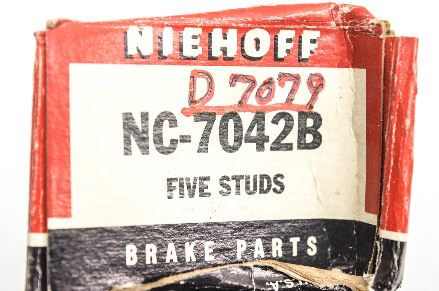 Niehoff NC-7042B, D7079 Wheel Lug Studs Qty 5 NOS