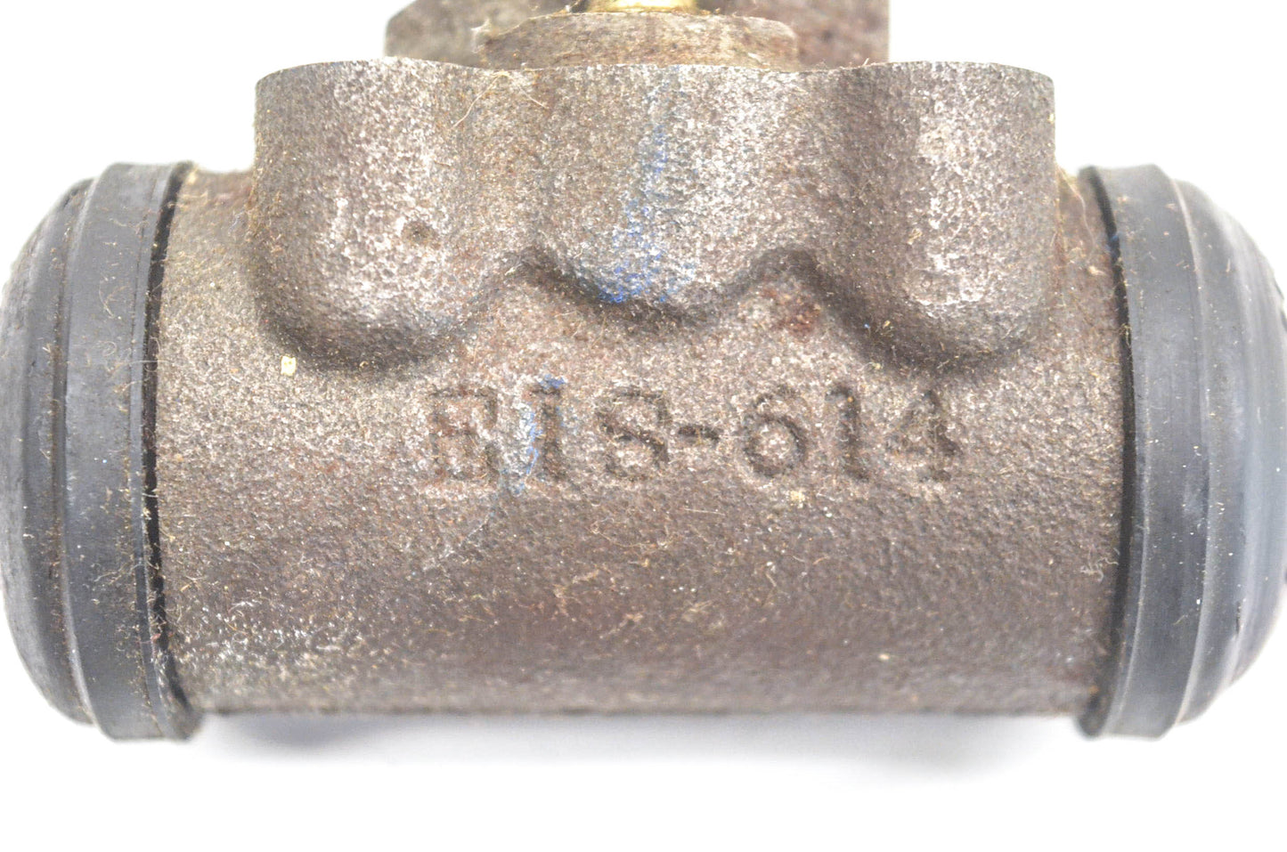EIS 614 Wheel Cylinder Assembly NOS