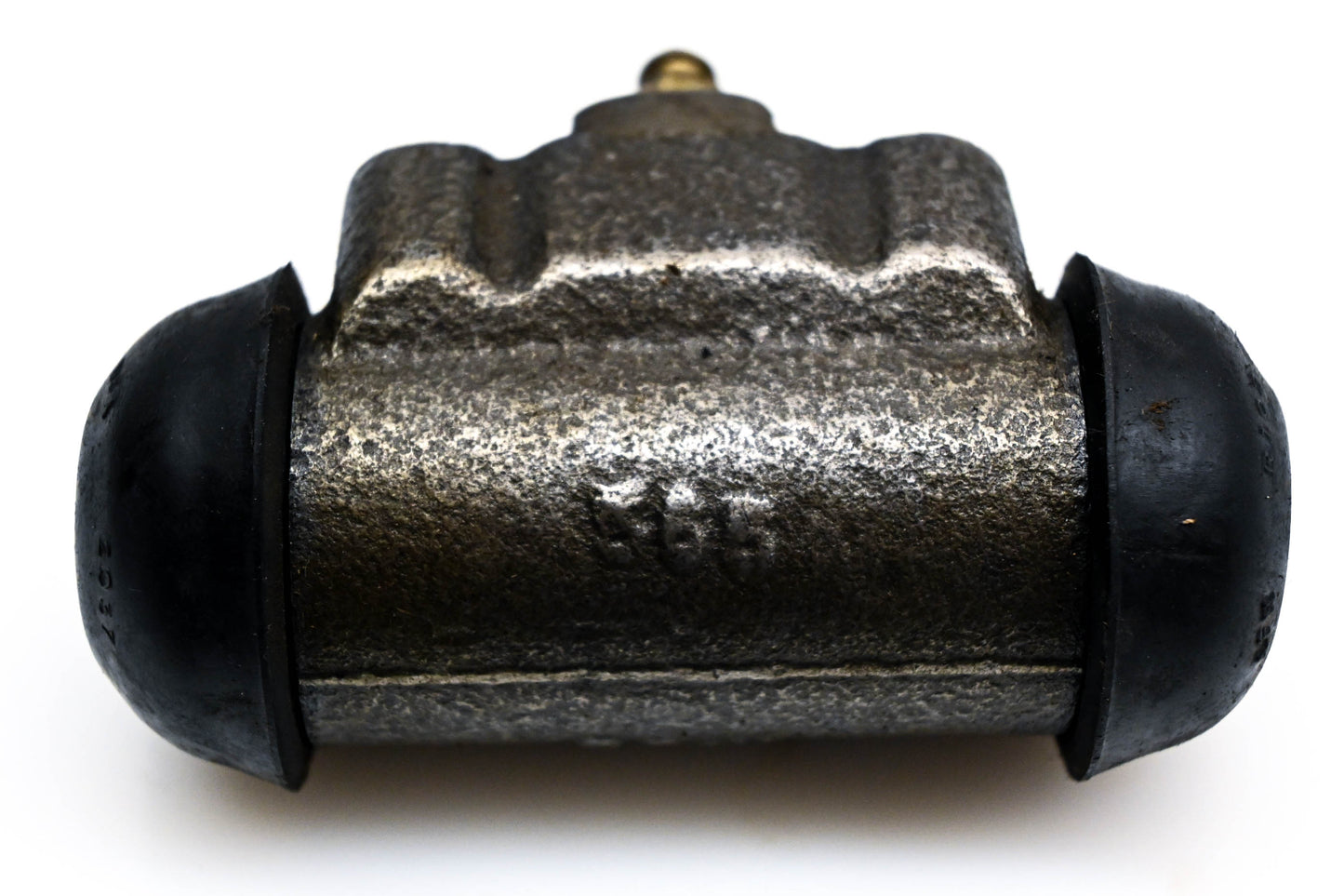 EIS 565 Wheel Cylinder Assembly NOS