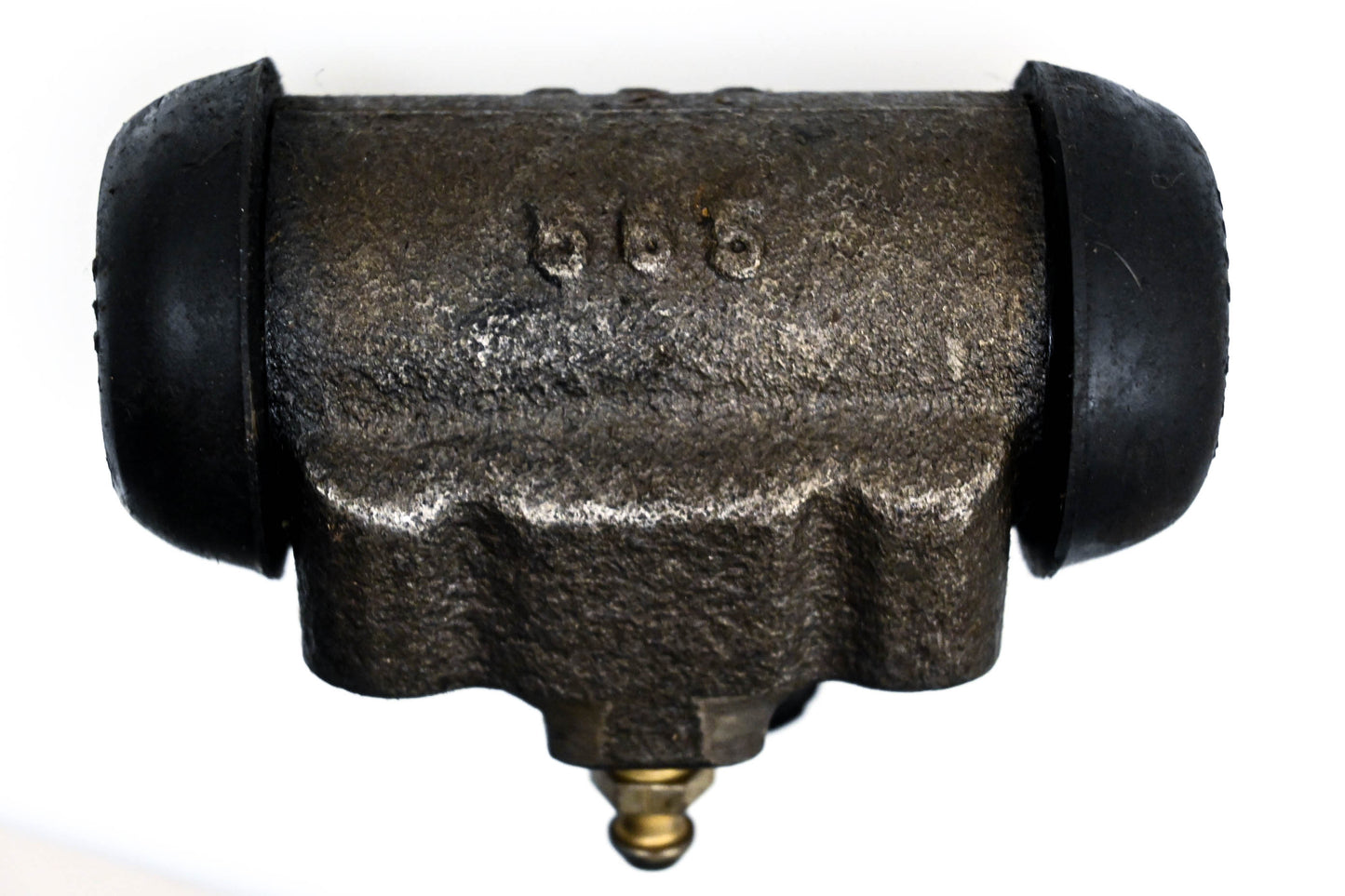 EIS 565 Wheel Cylinder Assembly NOS