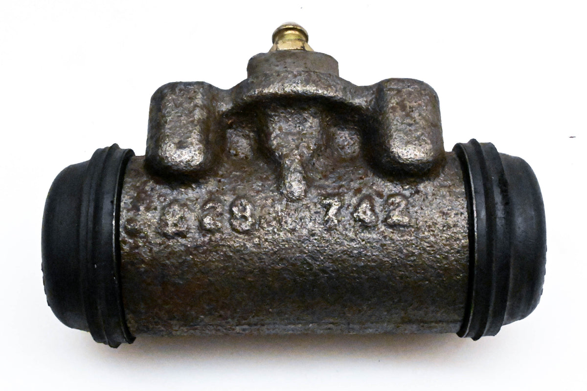 EIS 742 Wheel Cylinder Assembly NOS