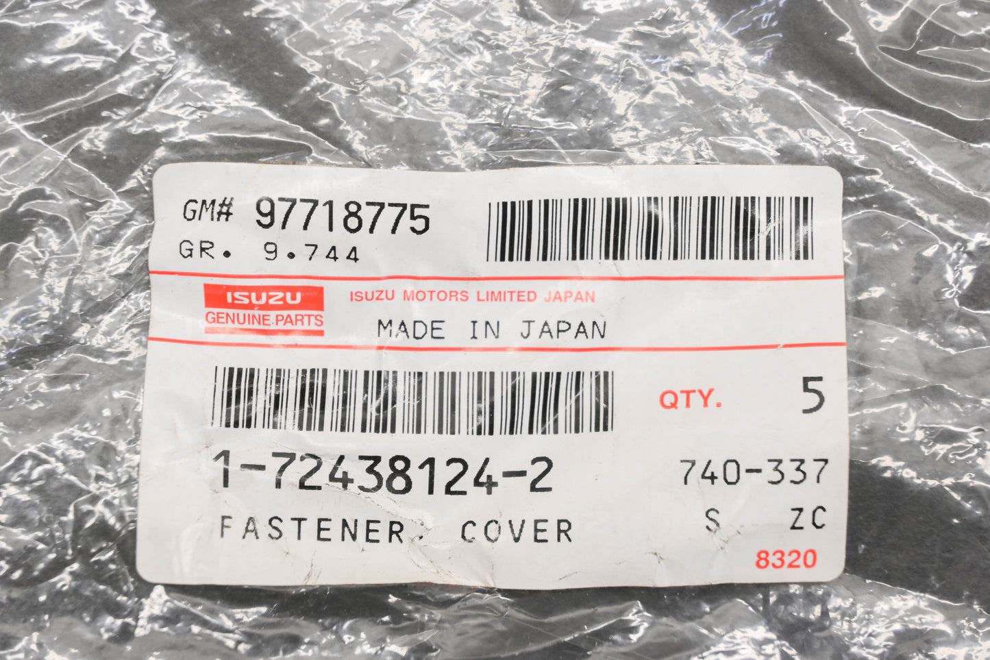 Isuzu 1-72438124-2, 97718775 White Fastener Covers Qty 5 NOS