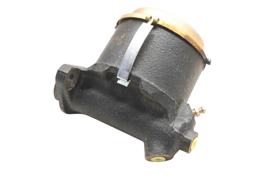 EIS E44468 Brake Master Cylinder Assembly NOS