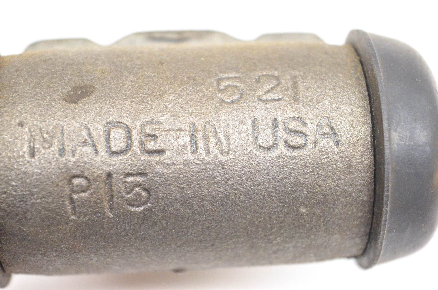EIS 521 Wheel Cylinder Assembly NOS
