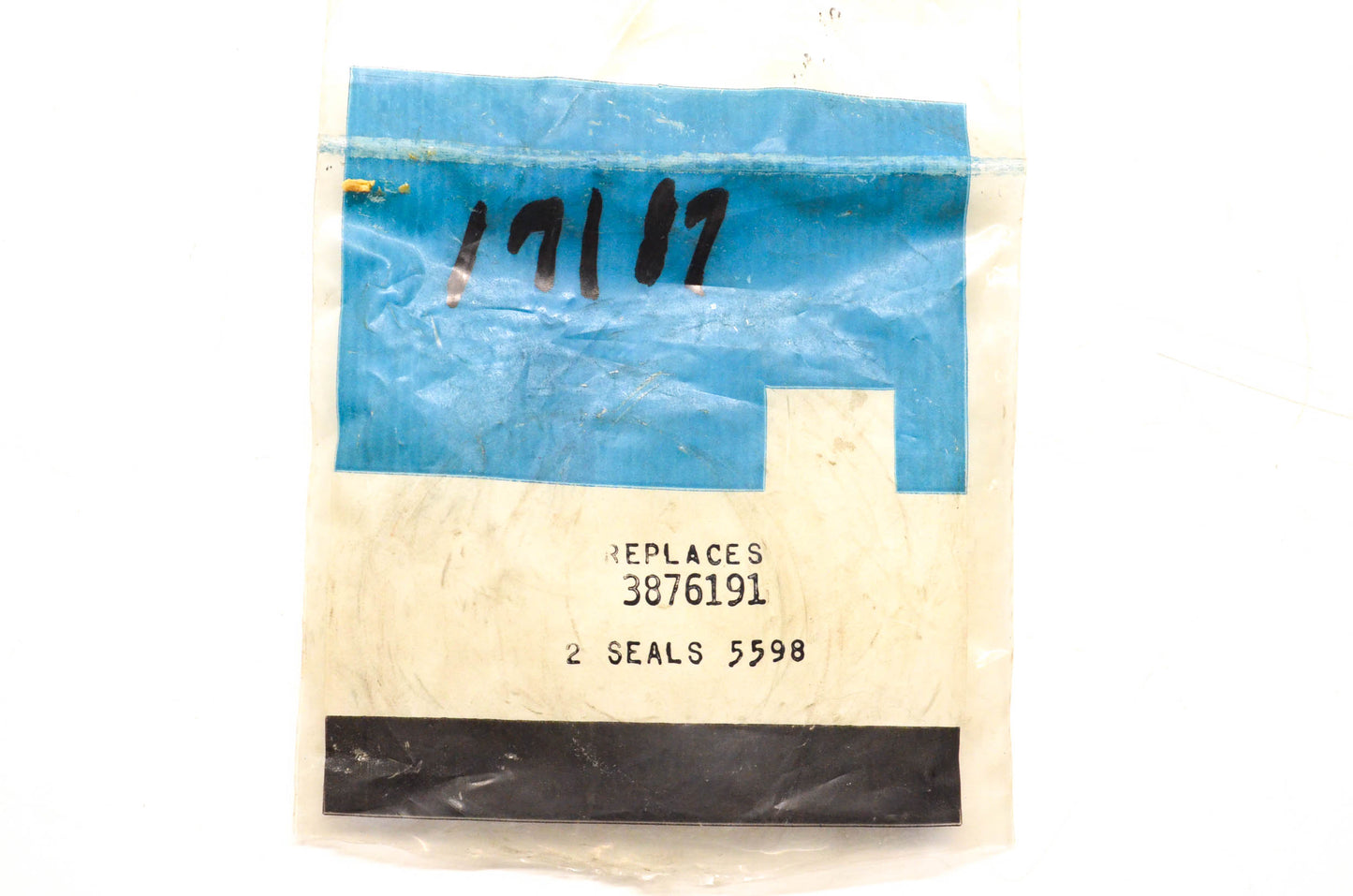 SKF 3876191, 17187 Oil Seal Qty 2 NOS