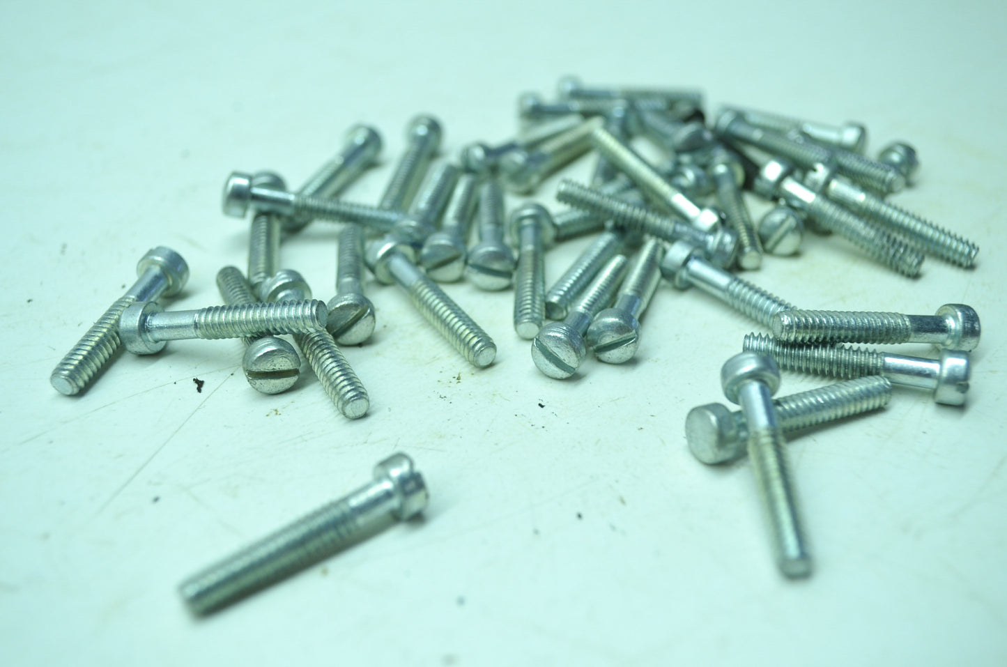 Harley-Davidson Obsolete Bolt Screw Qty 42 NOS