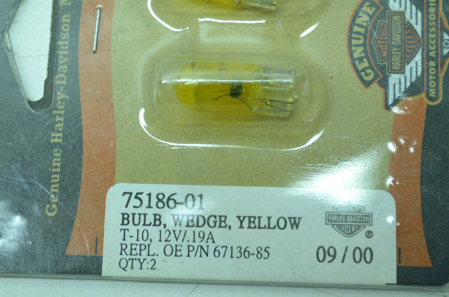 OEM Harley-Davidson 75186-01 Bulb Type T-3 1/4 #161 Yellow NOS