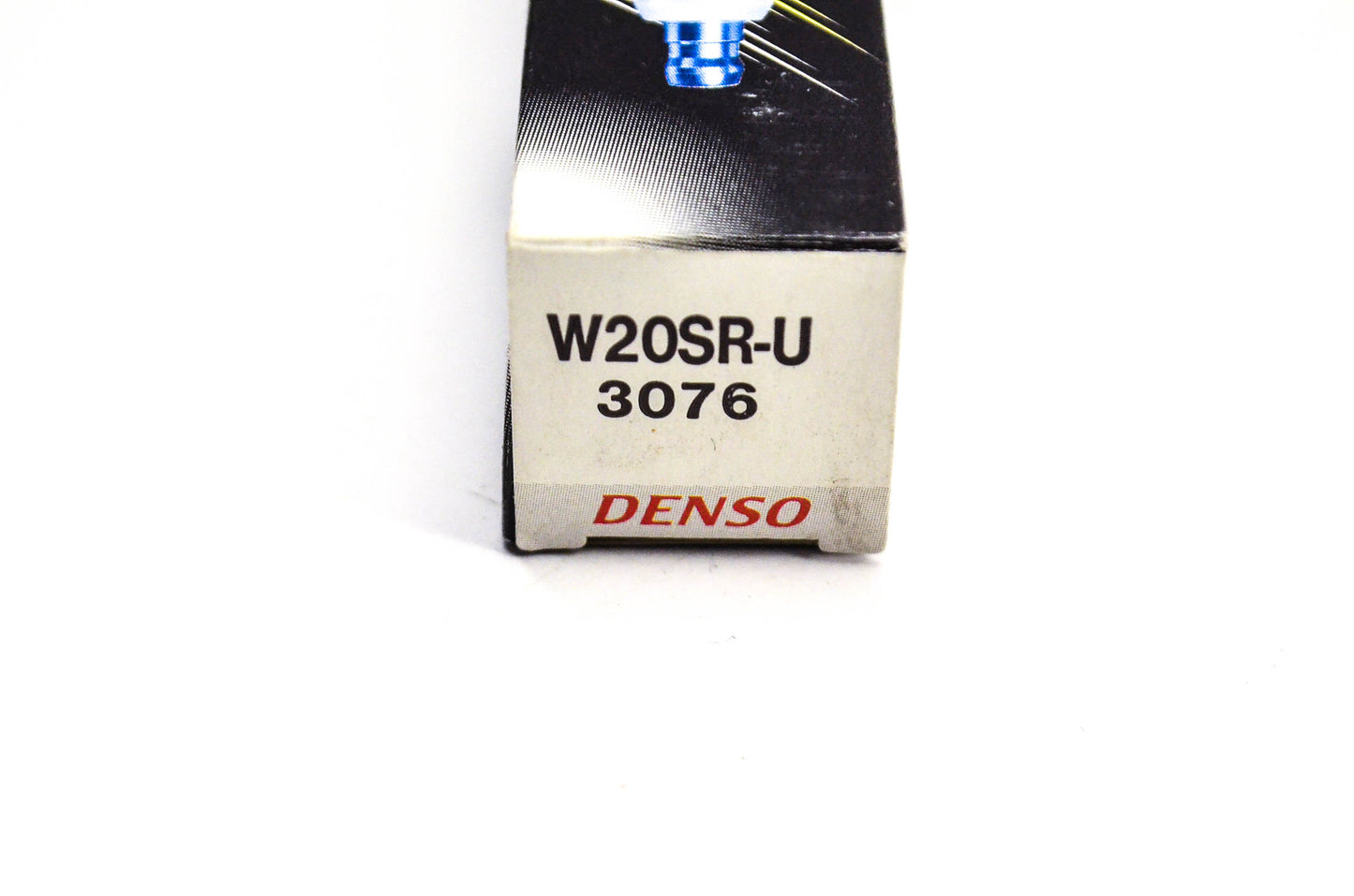 Denso W20SR-U, 3076 Spark Plug Qty 2 NOS