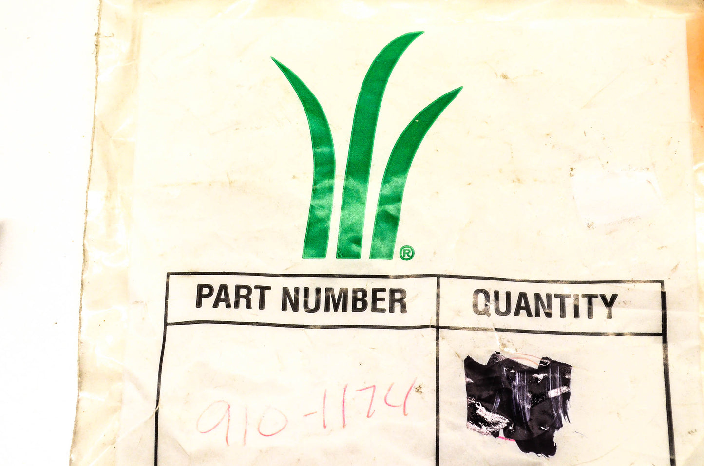 MTD 910-1174 Handle Bolt NOS
