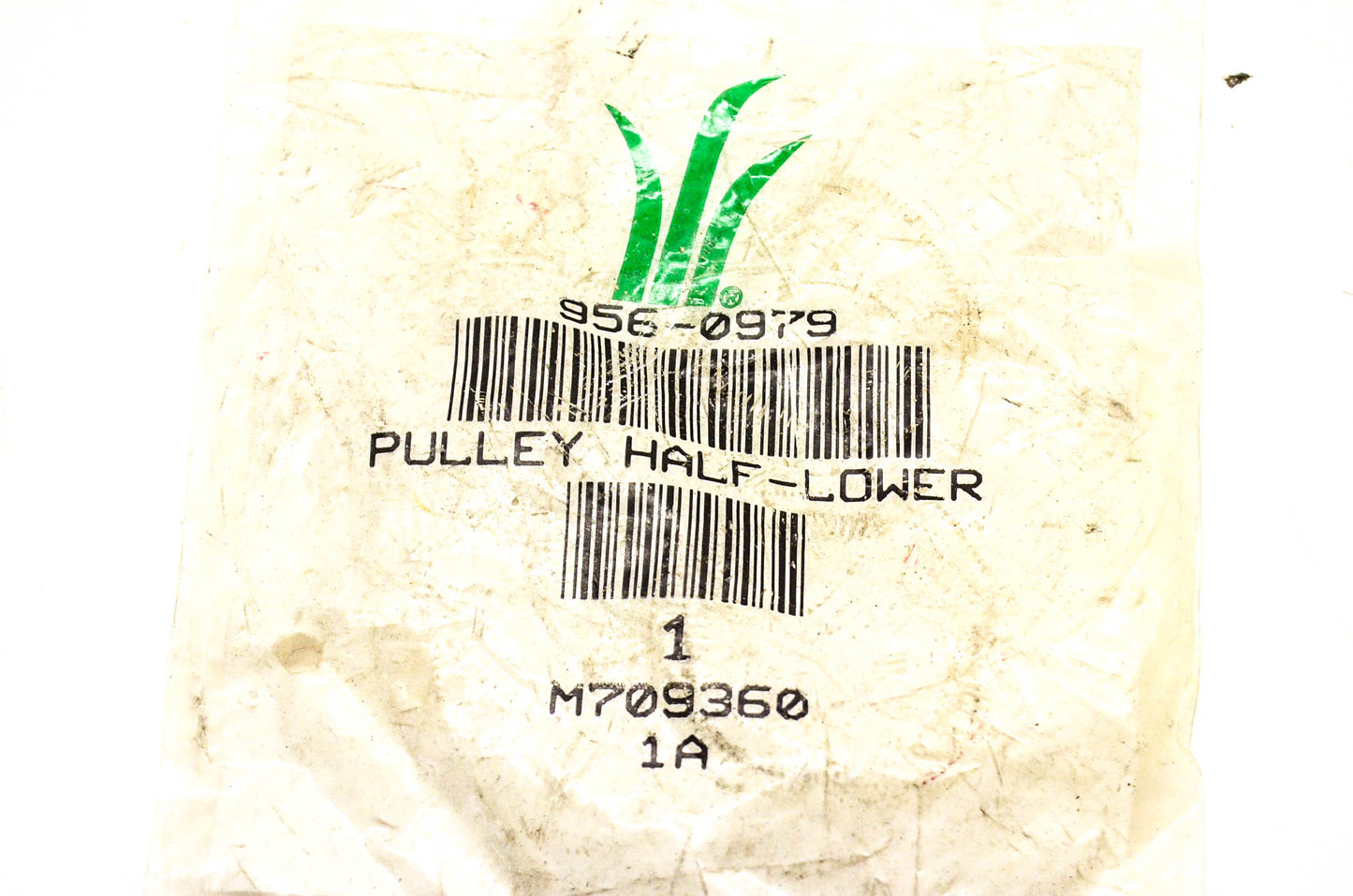 MTD 956-0979, M709360 Lower Half Pulley NOS