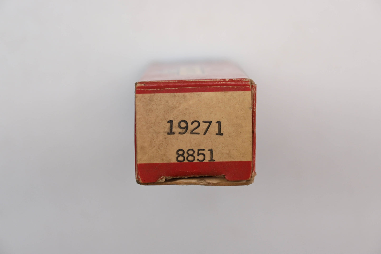 New OEM Briggs & Stratton 19271 Puller Screw NOS