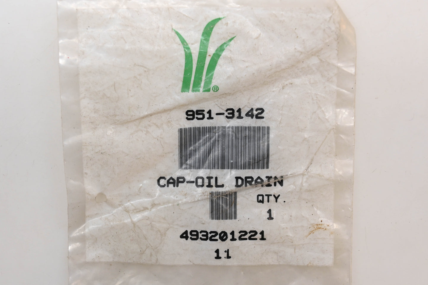 MTD 951-3142 Oil Drain Cap NOS