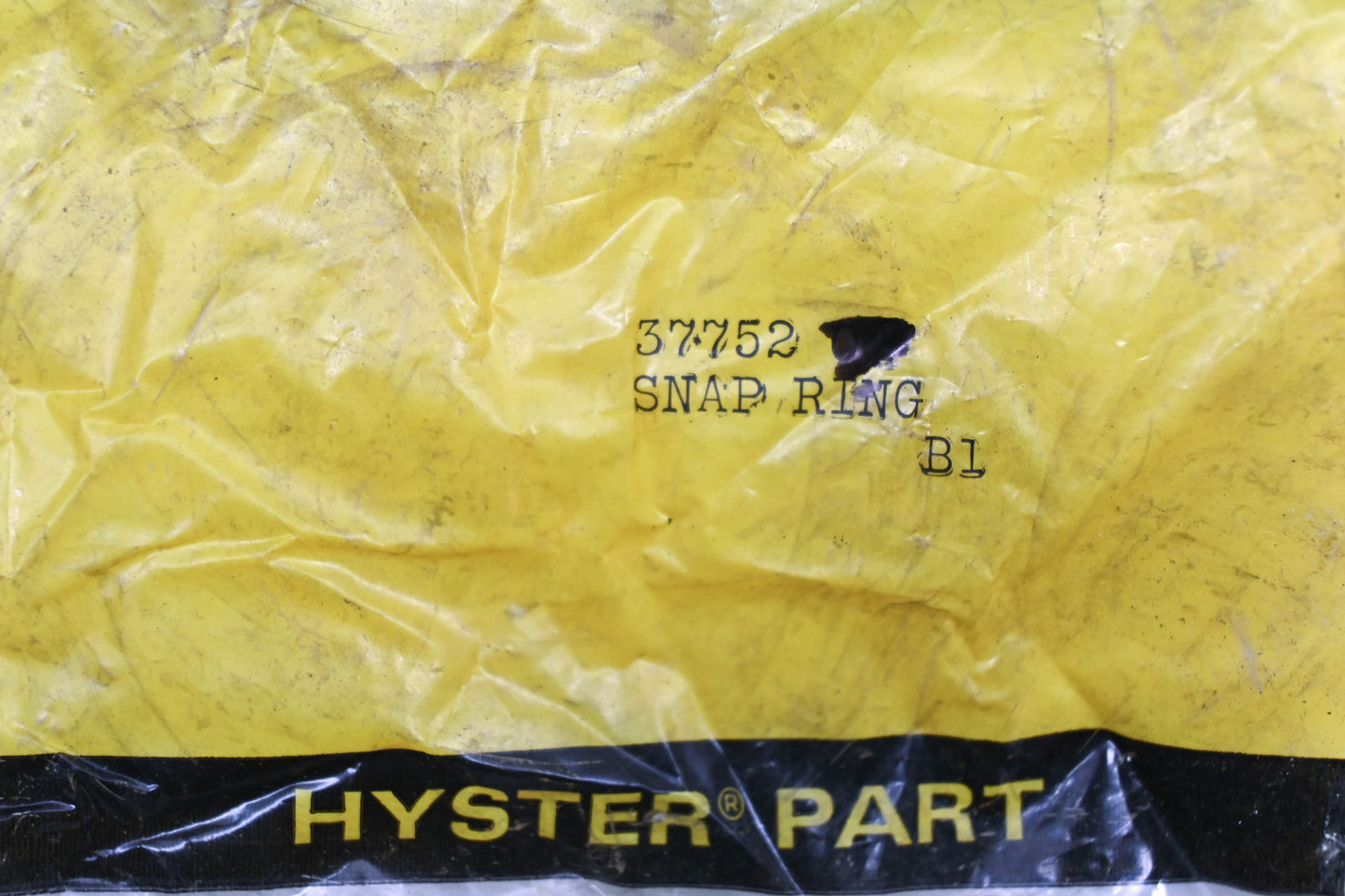 Hyster 37752 Snap Rings Qty 2 NOS